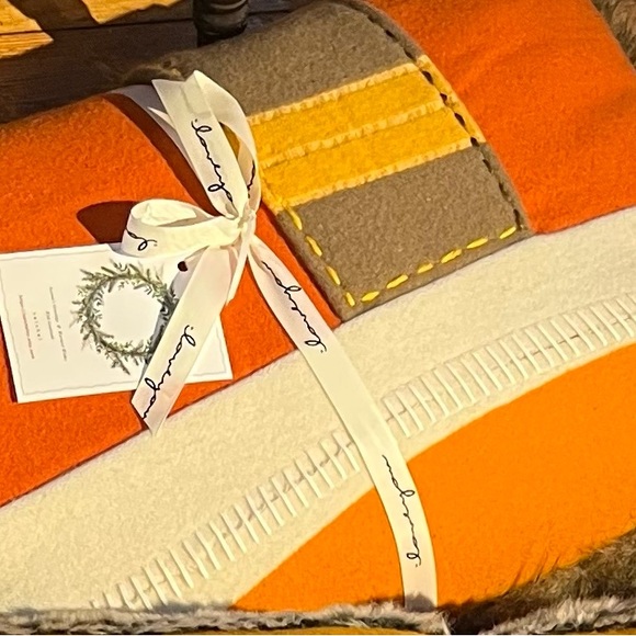 Meet Hal - Picture 5 of 16